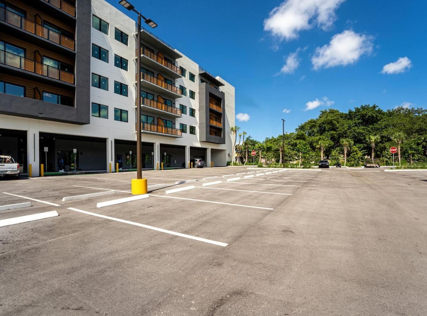 Sejur At Koosh Living Davie Exterior foto